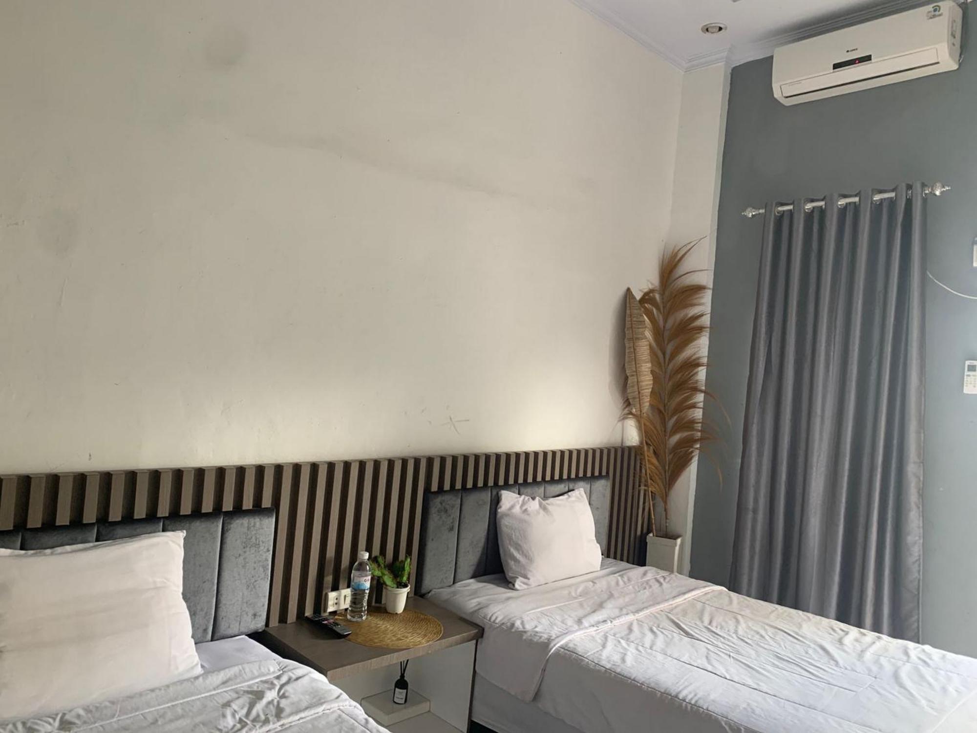 Oemah Ratu Hostel Syariah Redpartner Bandar Lampung Exterior photo